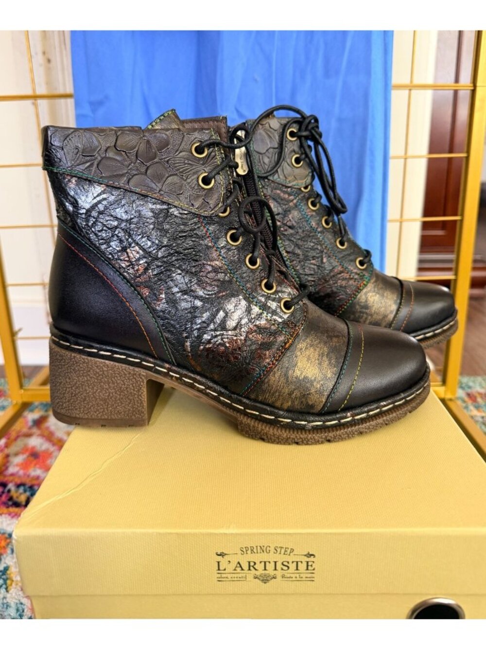 NWT L'Artiste by Spring Step Fallinluv Lace-Up Boots Black Multi Floral Embossed
